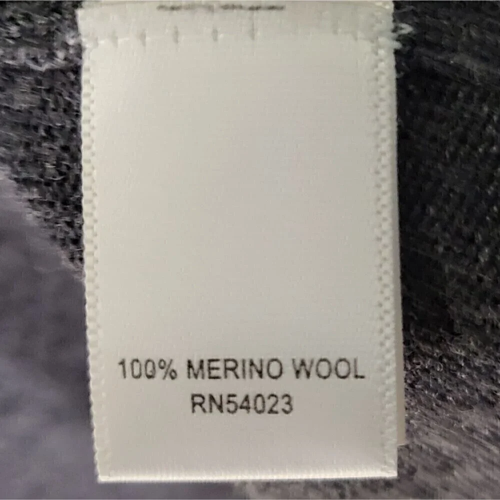 BANANA REPUBLIC 100% Merino Wool V-Neck Baseball Style Sweater Forest/Dark Grey